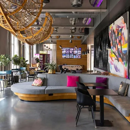 Moxy London Excel-2